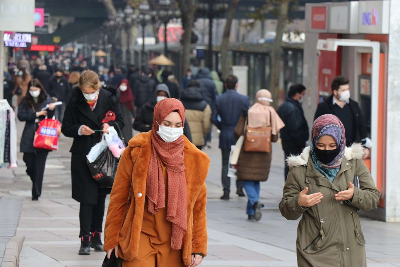 Halk Coronavirus aşısı hakkında endişeli Halk Coronavirus aşısı hakkında endişeli